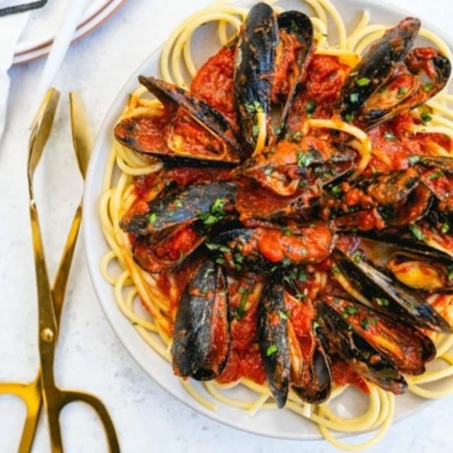 Mussels Marinara.